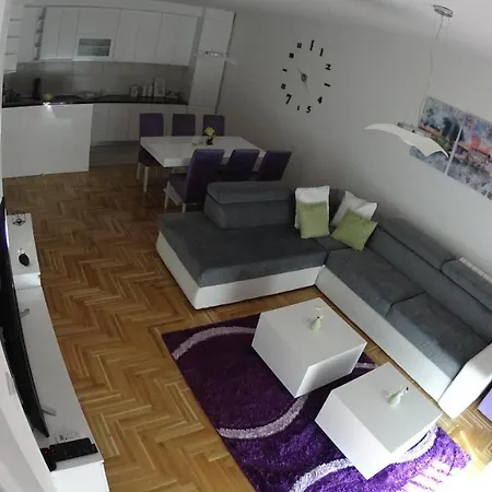 Apartment It *