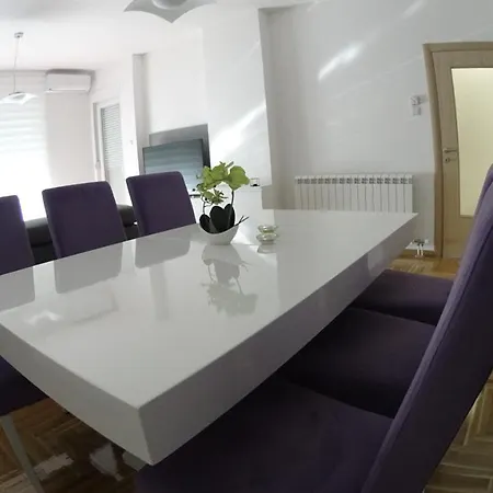Apartment It *