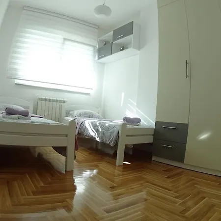 Apartment It *